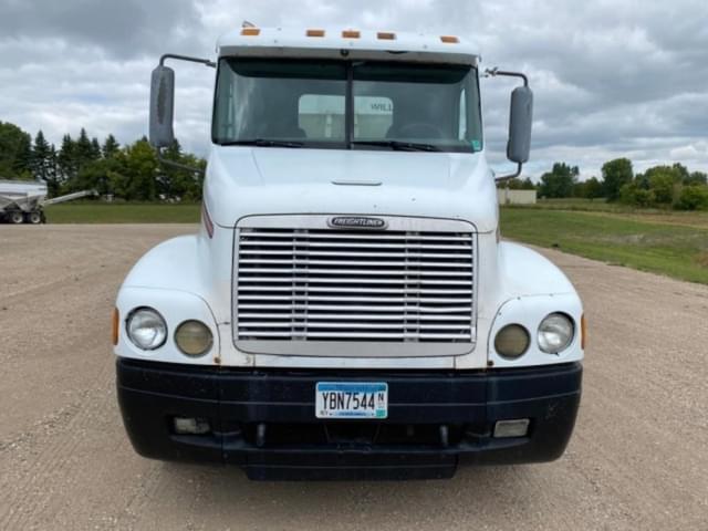 Image of Freightliner Century Class equipment image 1