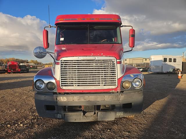 Image of Freightliner Century equipment image 1