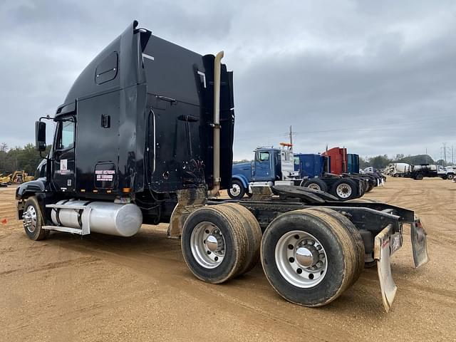 Image of Freightliner Century equipment image 1