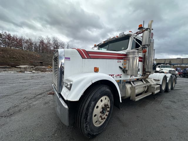 Image of Freightliner FLD120 Classic equipment image 3