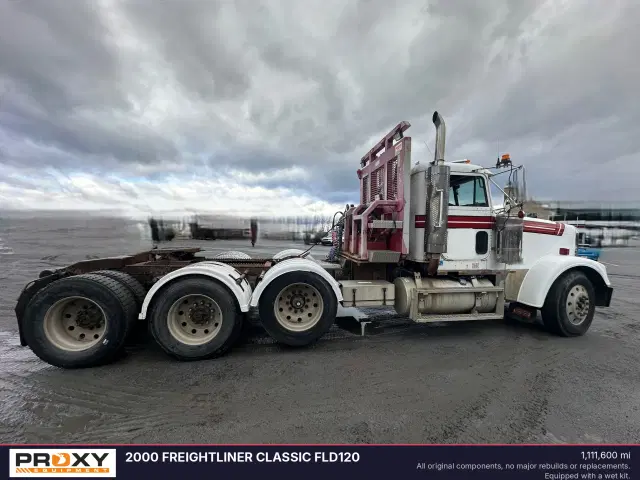 Image of Freightliner FLD120 Classic equipment image 2