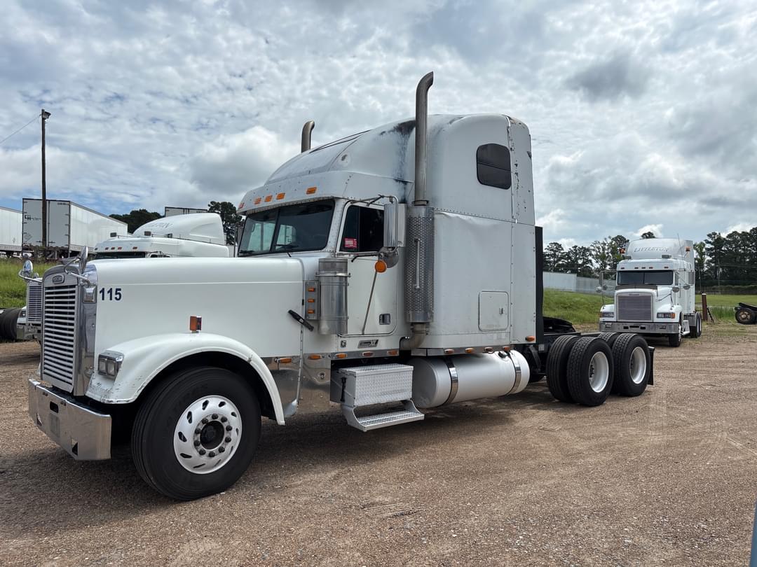 Image of Freightliner Classic Primary image