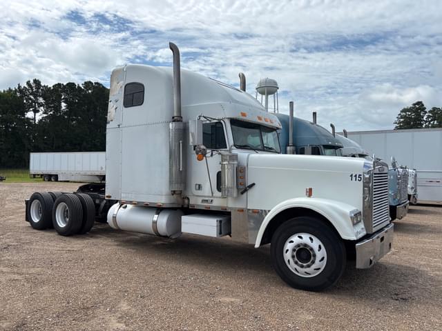 Image of Freightliner Classic equipment image 1