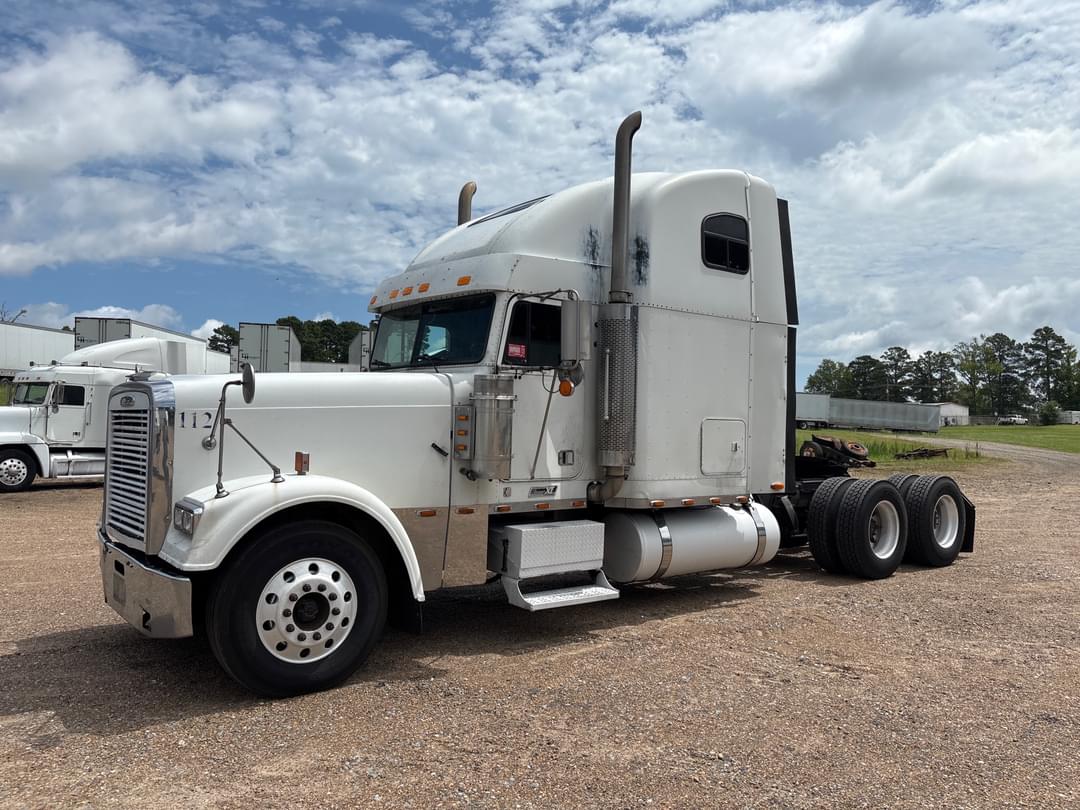 Image of Freightliner Classic Primary image