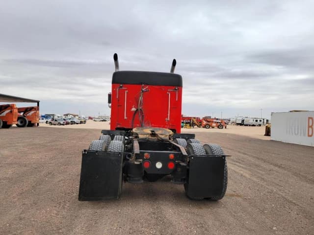 Image of Freightliner Classic XL equipment image 3