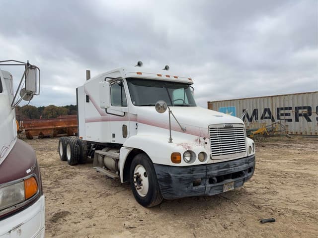 Image of Freightliner Columbia equipment image 2