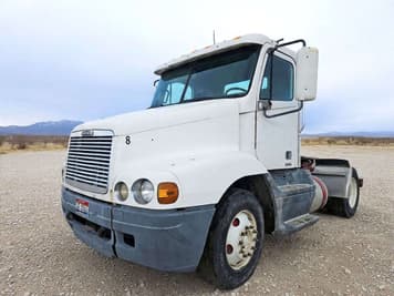 Main image Freightliner Day Cab Truck