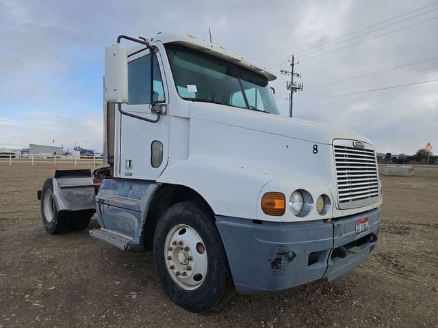 Image of Freightliner Day Cab Truck equipment image 3