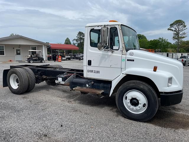 Image of Freightliner FL70 equipment image 1