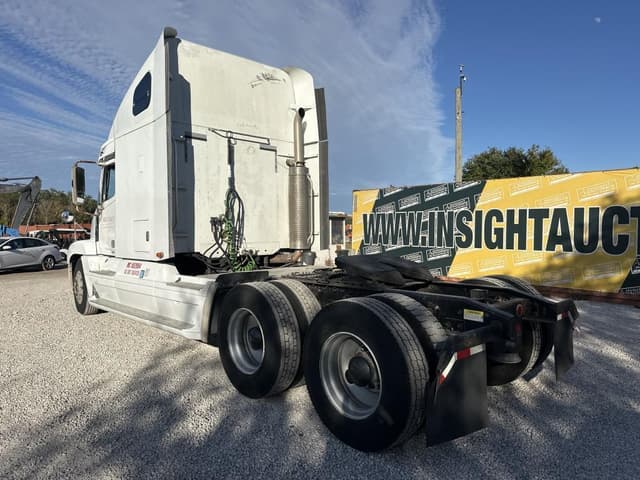 Image of Freightliner FL106 equipment image 1
