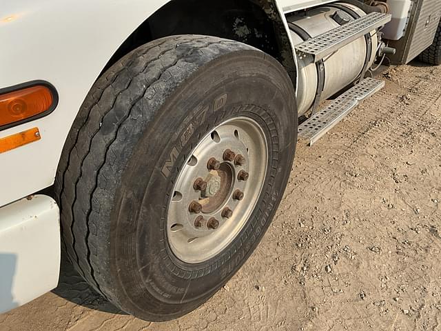 Image of Freightliner FL112 equipment image 1