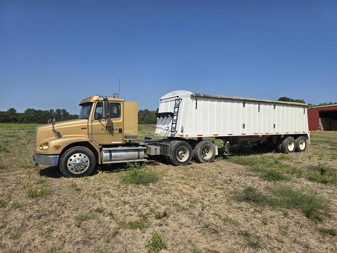 Image of Freightliner FL112 Primary image