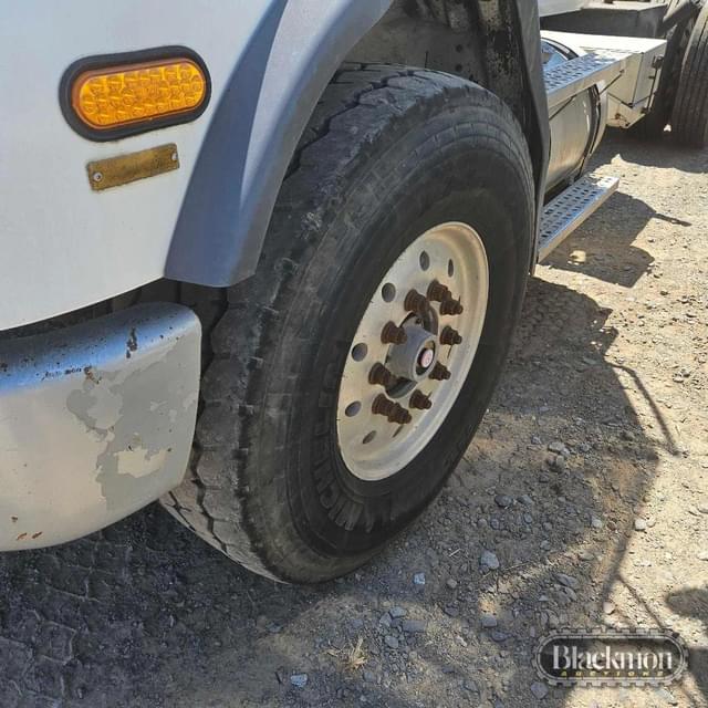 Image of Freightliner FL112 equipment image 1