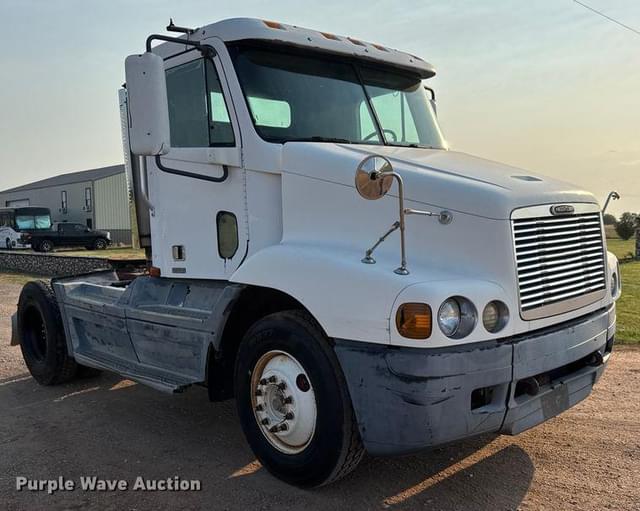 Image of Freightliner FL112 equipment image 2