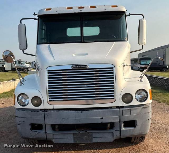 Image of Freightliner FL112 equipment image 1