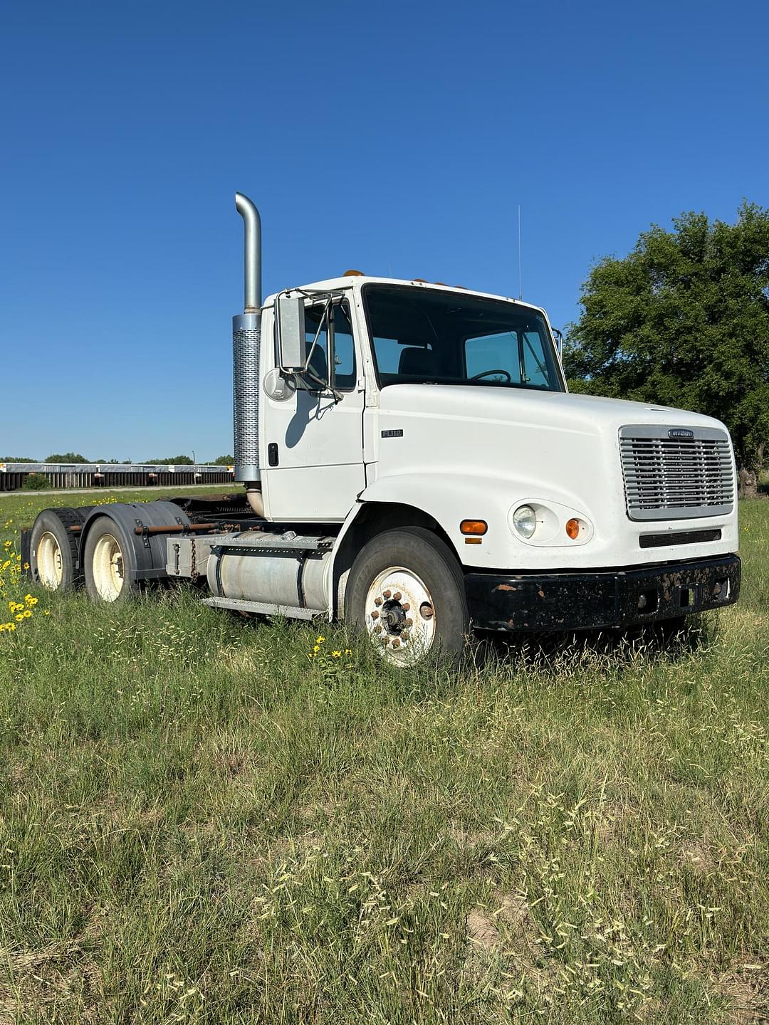 Image of Freightliner FL112 Primary image