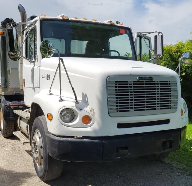 Image of Freightliner FL112 equipment image 1