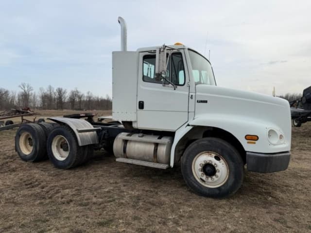 Image of Freightliner FL112 equipment image 2