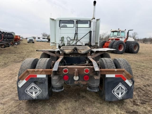Image of Freightliner FL112 equipment image 4