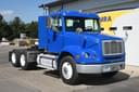 2000 Freightliner FL112 Image