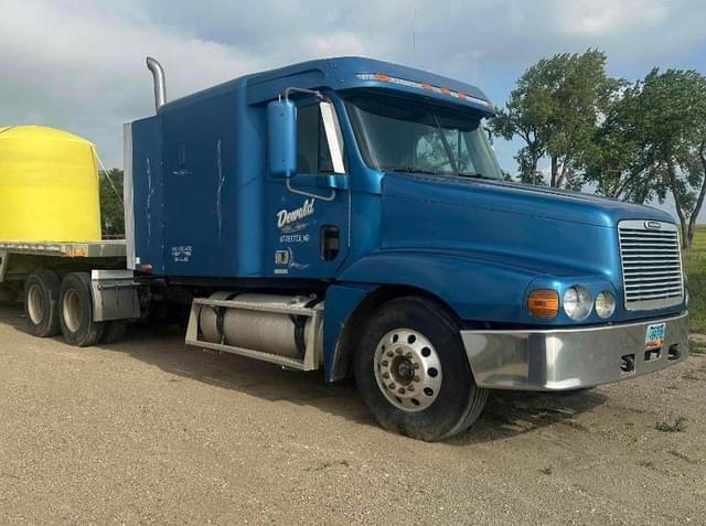 Image of Freightliner FL120 equipment image 1