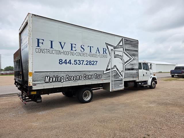 Image of Freightliner FL60 equipment image 4