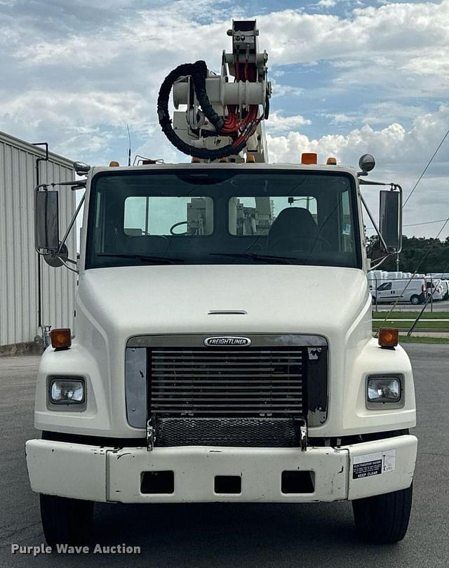 Image of Freightliner FL60 equipment image 1