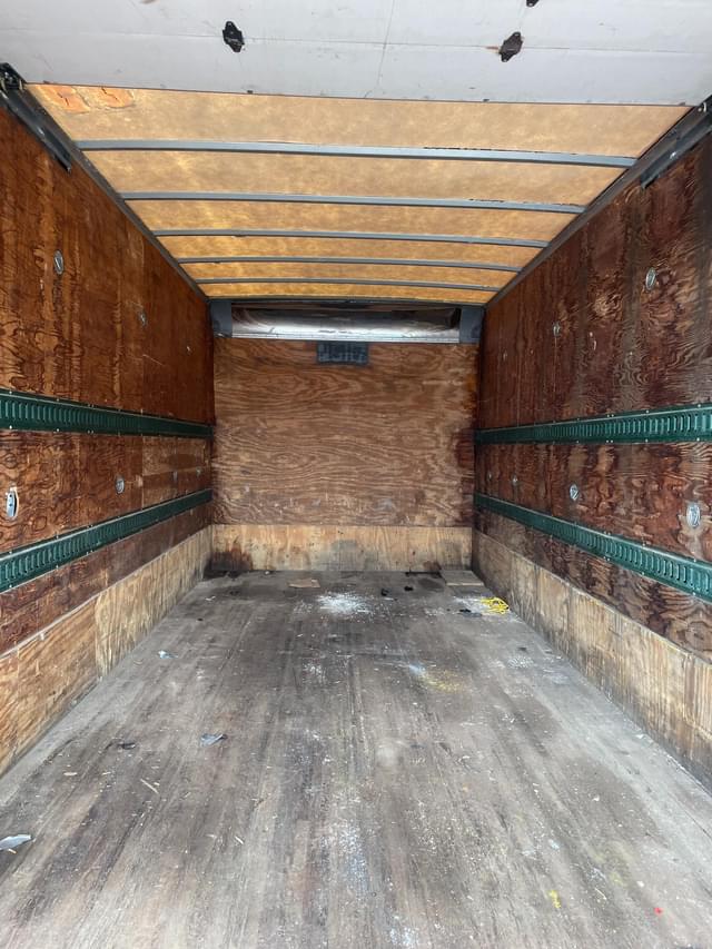 Image of Freightliner FL60 equipment image 4