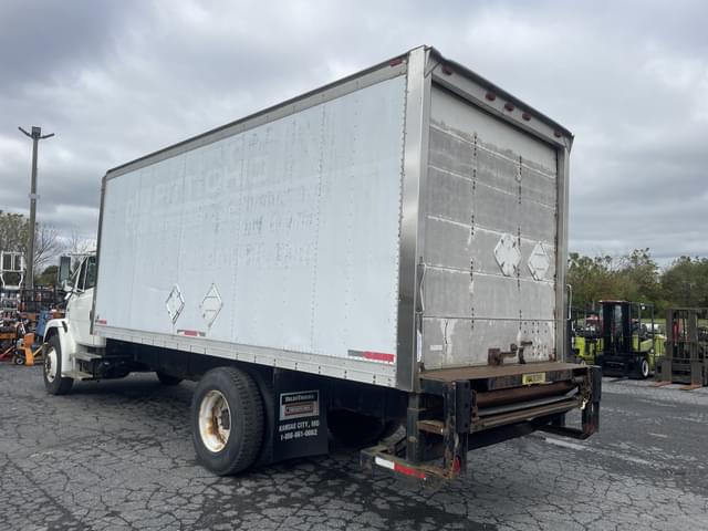 Image of Freightliner FL60 equipment image 3