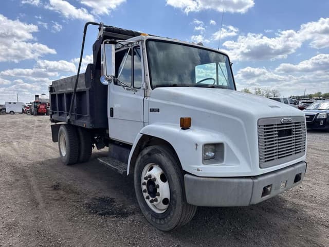 Image of Freightliner FL60 equipment image 3