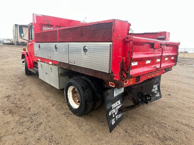 Image of Freightliner FL60 equipment image 2