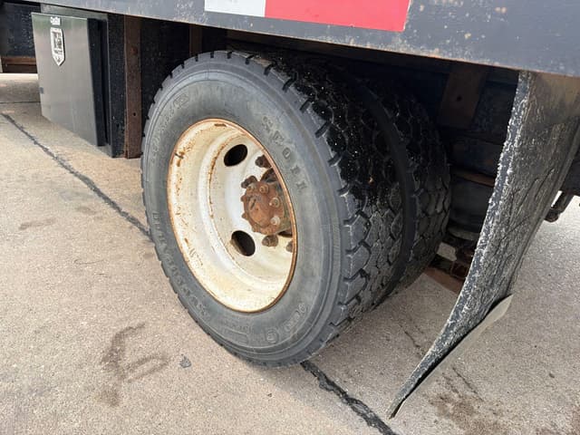 Image of Freightliner FL60 equipment image 4