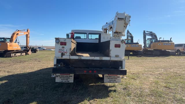 Image of Freightliner FL60 equipment image 4