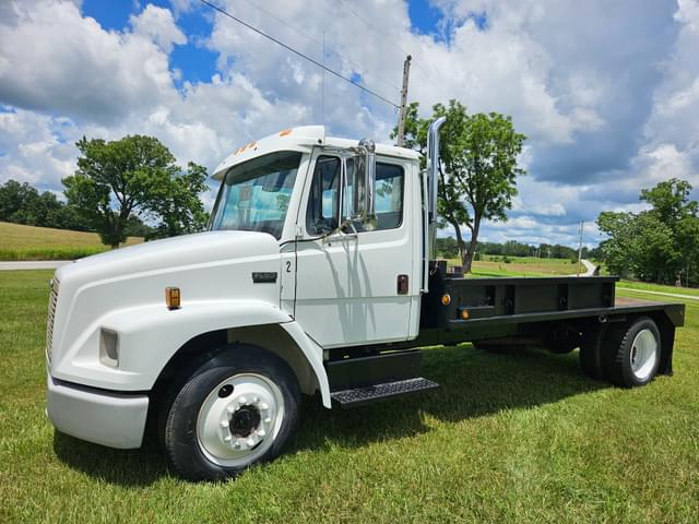 Image of Freightliner FL60 equipment image 2