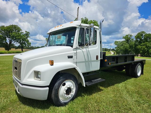 Image of Freightliner FL60 equipment image 1