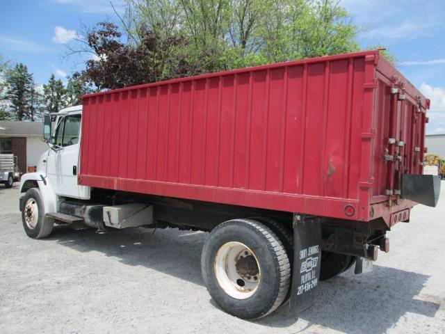 Image of Freightliner FL70 equipment image 4