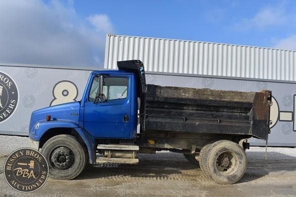 Image of Freightliner FL70 equipment image 2