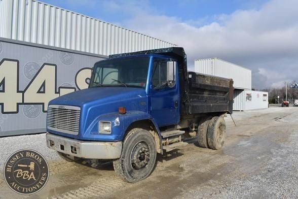 2000 Freightliner FL70 Equipment Image0