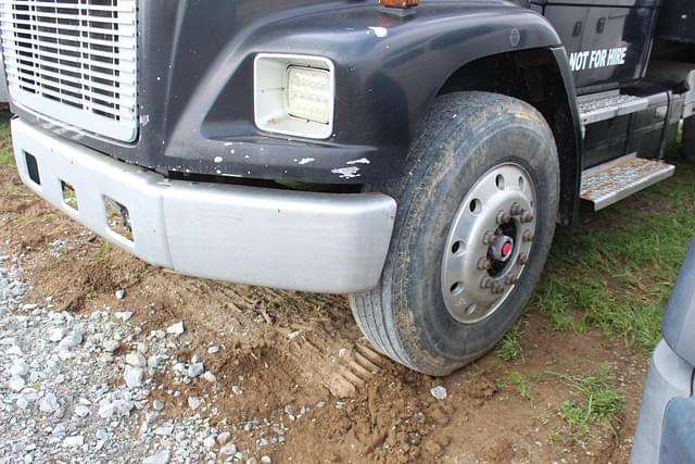 Image of Freightliner FL70 equipment image 1