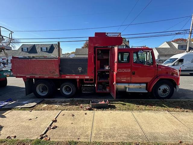 Image of Freightliner FL70 equipment image 1