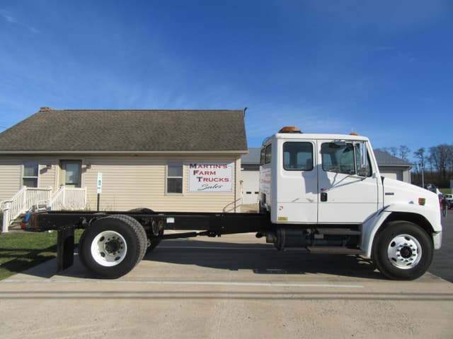 Image of Freightliner FL70 equipment image 2