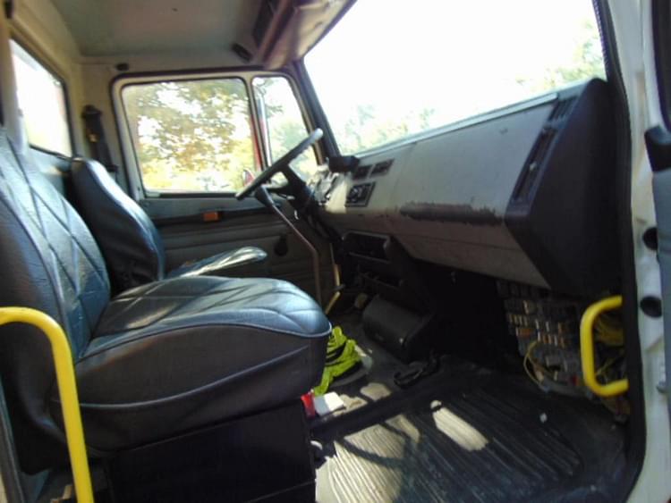 Main image Freightliner FL70 4