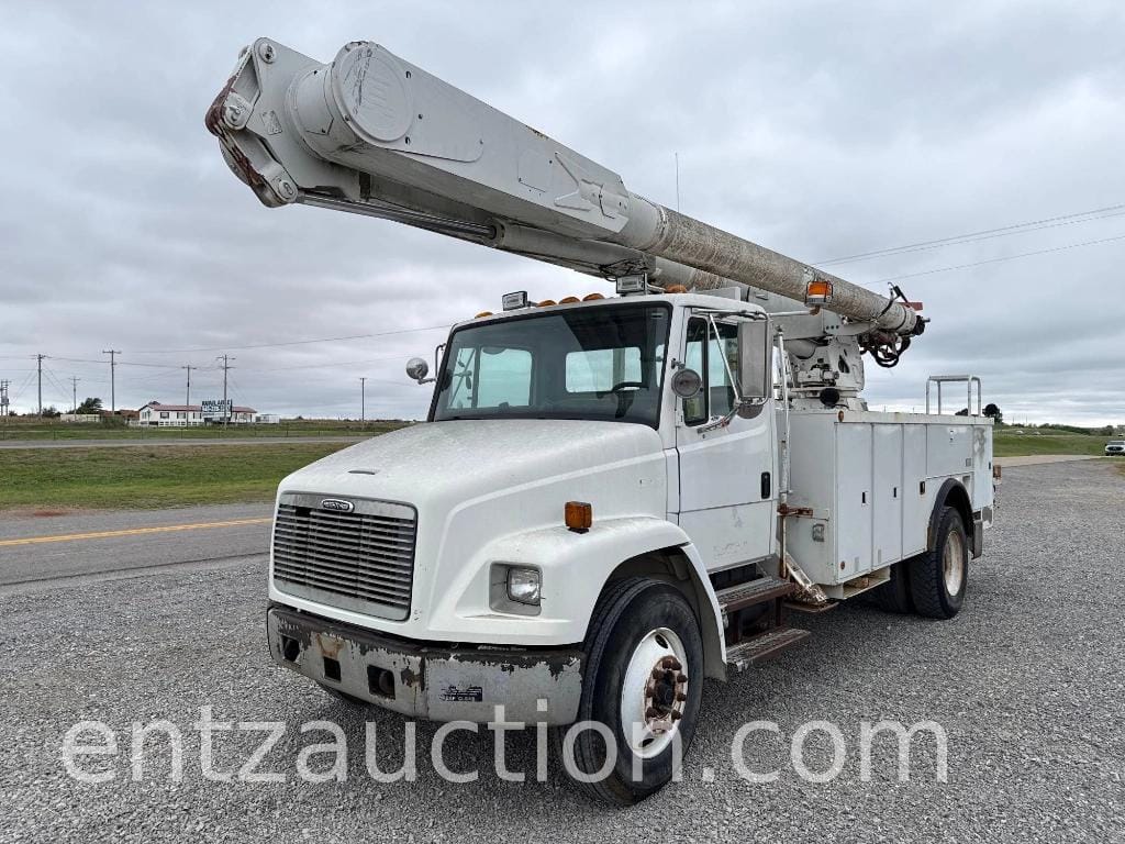 2000 Freightliner FL70 Equipment Image0