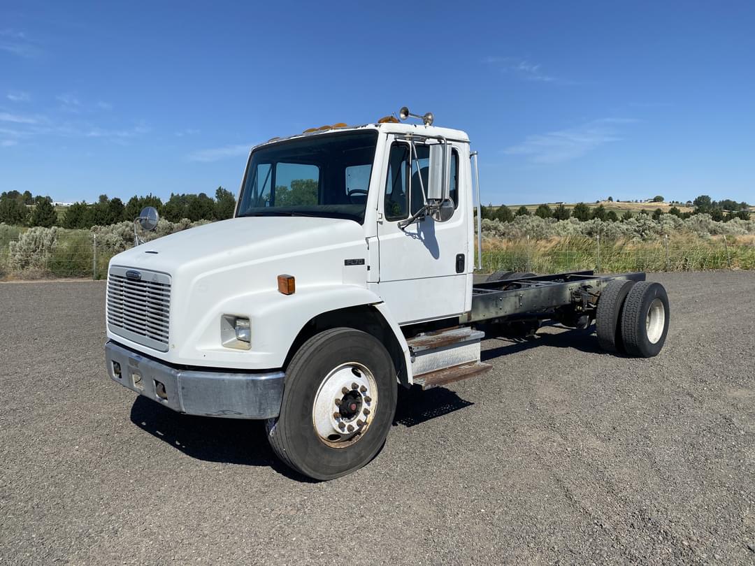 Image of Freightliner FL70 Primary image