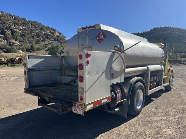 Image of Freightliner FL70 equipment image 4