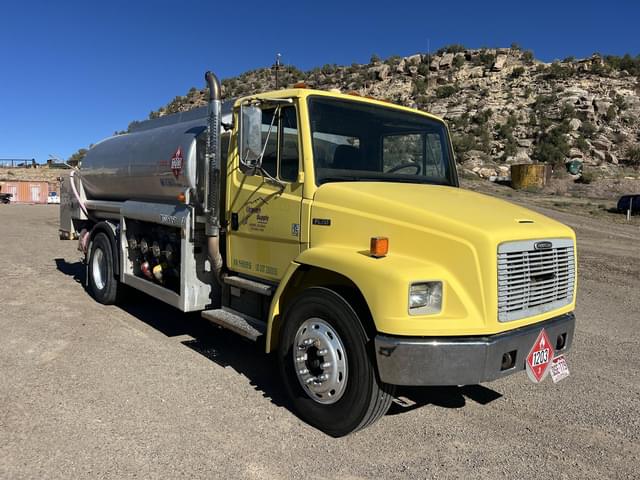 Image of Freightliner FL70 equipment image 2