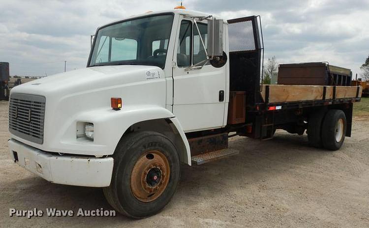 2000 Freightliner FL70 Equipment Image0