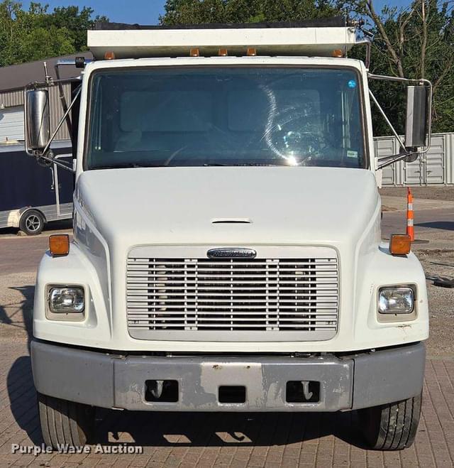 Image of Freightliner FL70 equipment image 1