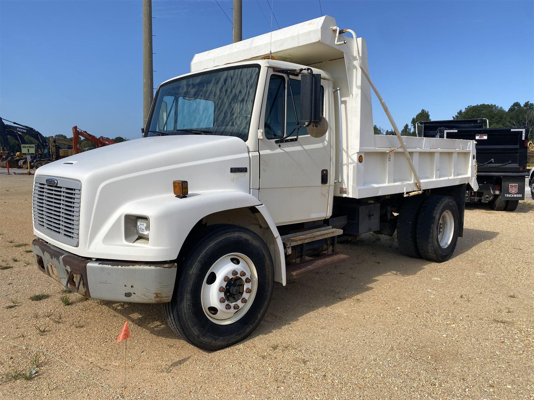 Main image Freightliner FL70