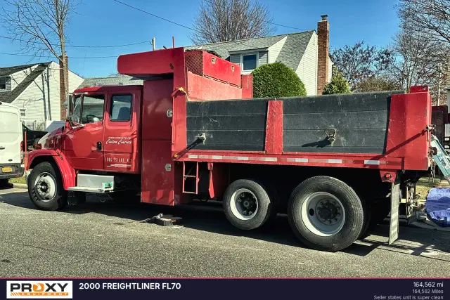 Image of Freightliner FL70 equipment image 2